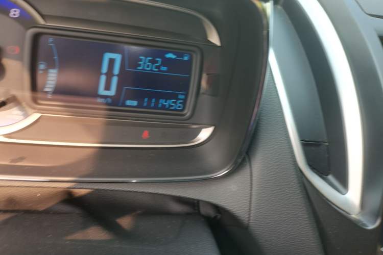 Used Chevrolet Trax 2014 1.4T Manual Two-Wheel Drive Comfort Model Odometer Close Up