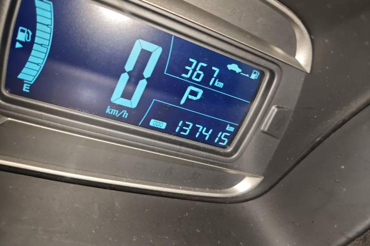Used Chevrolet Trax 2014 1.4T Automatic Two-Wheel Drive Luxury Model Odometer Close Up