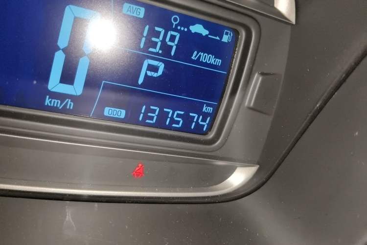 Used Chevrolet Trax 2014 1.4T Automatic Two-Wheel Drive Luxury Model Odometer Close Up