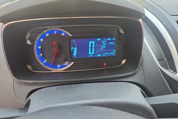 Used Chevrolet Trax 2014 1.4T Automatic Two-Wheel Drive Luxury Model Odometer Close Up