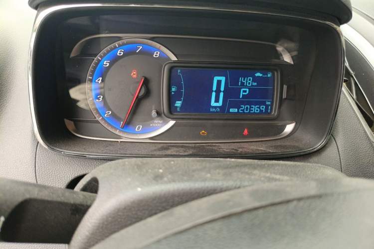Used Chevrolet Trax 2014 1.4T Automatic Two-Wheel Drive Luxury Model Odometer Close Up