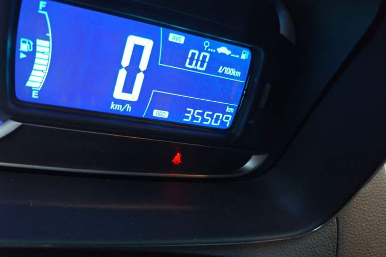 Used Chevrolet Trax 2014 1.4T Manual Two-Wheel Drive Comfort Model Odometer Close Up