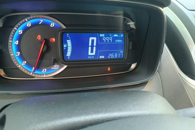 Used Chevrolet Trax 2014 1.4T Manual Two-Wheel Drive Comfort Model Odometer Close Up