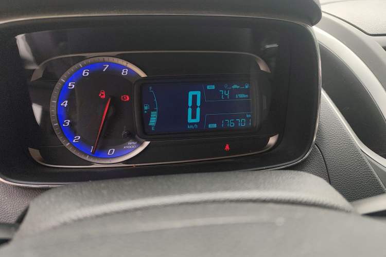 Used Chevrolet Trax 2014 1.4T Manual Two-Wheel Drive Comfort Model Odometer Close Up