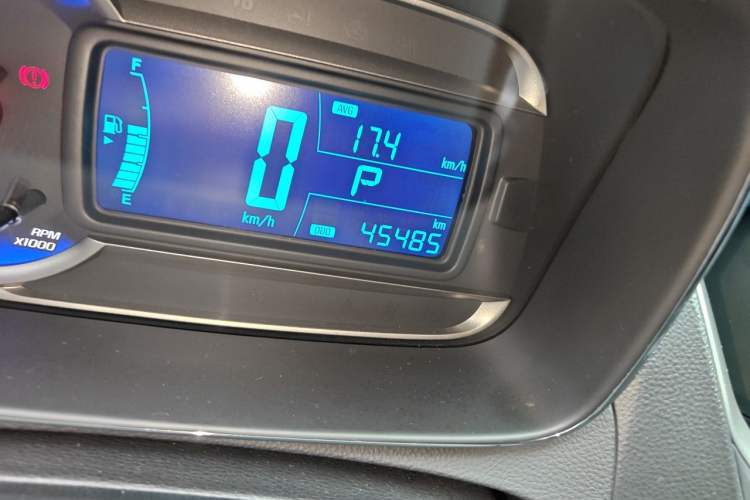 Used Chevrolet Trax 2014 1.4T Automatic Two-Wheel Drive Luxury Model Odometer Close Up