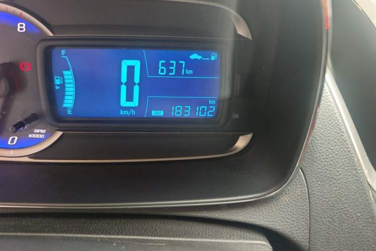 Used Chevrolet Trax 2014 1.4T Manual Two-Wheel Drive Comfort Model Odometer Close Up