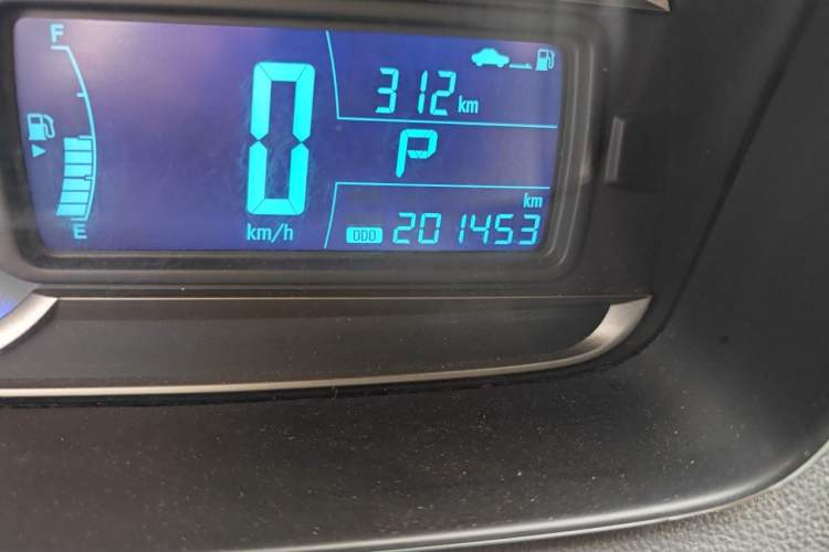 Used Chevrolet Trax 2014 1.4T Automatic Two-Wheel Drive Luxury Model Odometer Close Up