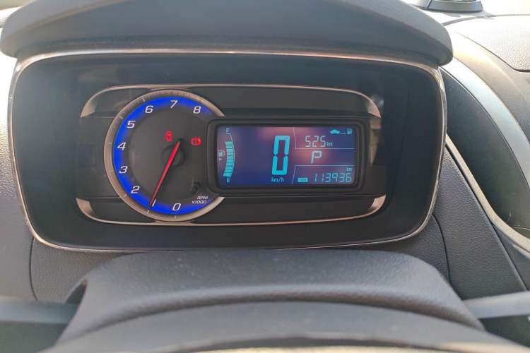 Used Chevrolet Trax 2014 1.4T Automatic Two-Wheel Drive Luxury Model Odometer Close Up