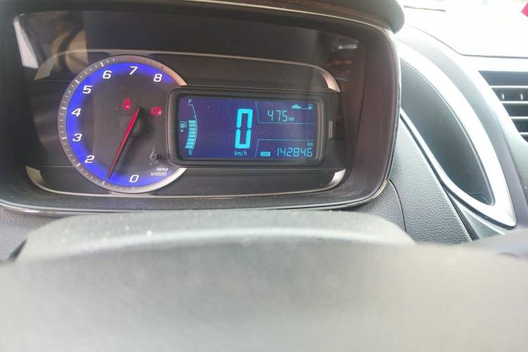 Used Chevrolet Trax 2014 1.4T Manual Two-Wheel Drive Comfort Model Odometer Close Up