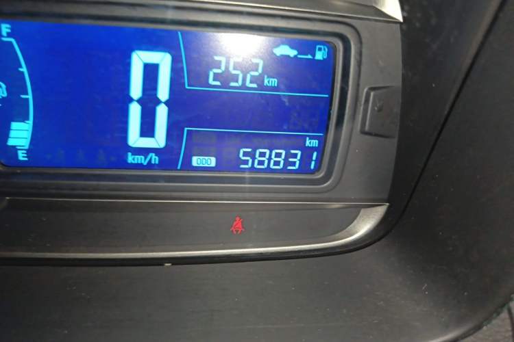 Used Chevrolet Trax 2014 1.4T Manual Two-Wheel Drive Comfort Model Odometer Close Up