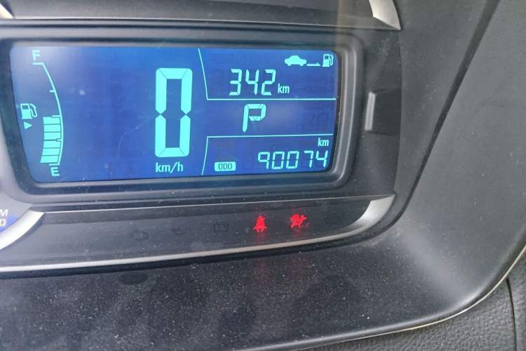 Used Chevrolet Trax 2014 1.4T Automatic Two-Wheel Drive Luxury Model Odometer Close Up