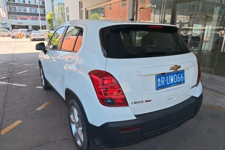 Used Chevrolet Trax 2014 1.4T Manual Two-Wheel Drive Comfort Model Rear Left 45 Deg