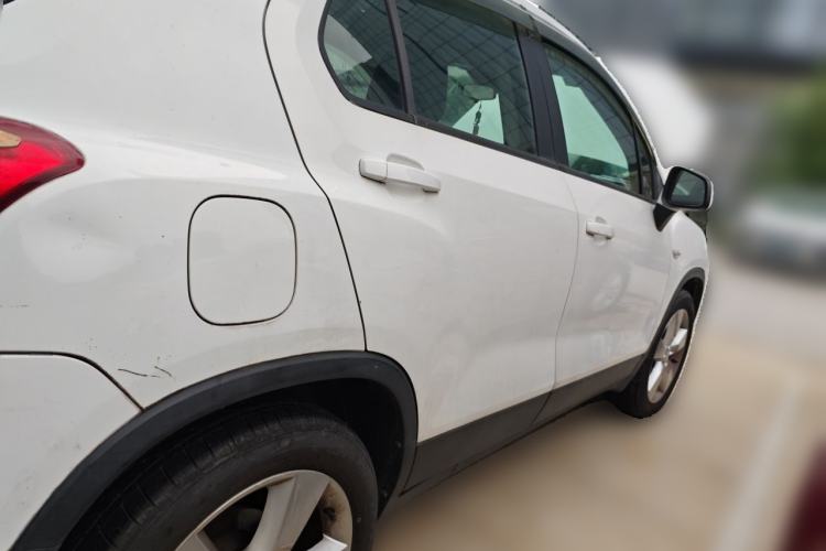Used Chevrolet Trax 2014 1.4T Manual Two-Wheel Drive Comfort Model Rear Right 45 Deg