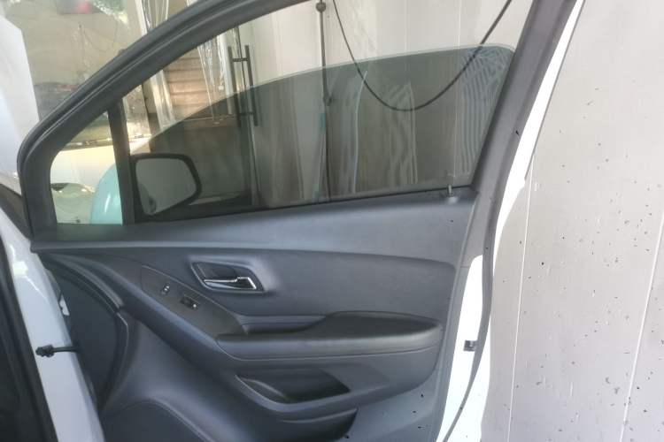 Used Chevrolet Trax 2014 1.4T Automatic All-Wheel Drive Flagship Version Right Front Door Interior
