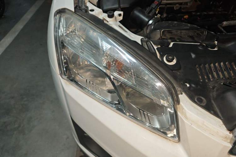 Used Chevrolet Trax 2014 1.4T Automatic Two-Wheel Drive Comfort Version Right Front Headlight