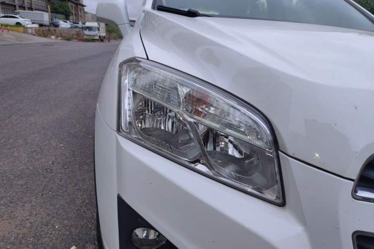 Used Chevrolet Trax 2014 1.4T Automatic Two-Wheel Drive Luxury Model Right Front Headlight