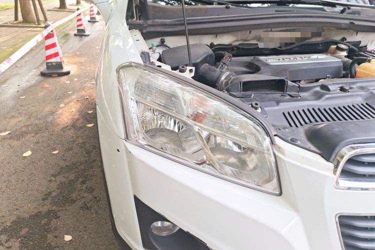 Used Chevrolet Trax 2014 1.4T Automatic All-Wheel Drive Flagship Version Right Front Headlight