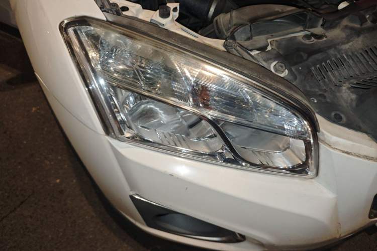 Used Chevrolet Trax 2014 1.4T Automatic Two-Wheel Drive Comfort Version Right Front Headlight