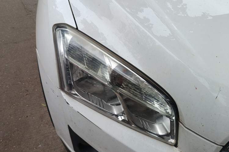 Used Chevrolet Trax 2014 1.4T Automatic Two-Wheel Drive Comfort Version Right Front Headlight