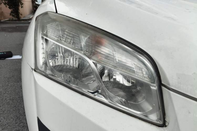 Used Chevrolet Trax 2014 1.4T Automatic All-Wheel Drive Flagship Version Right Front Headlight