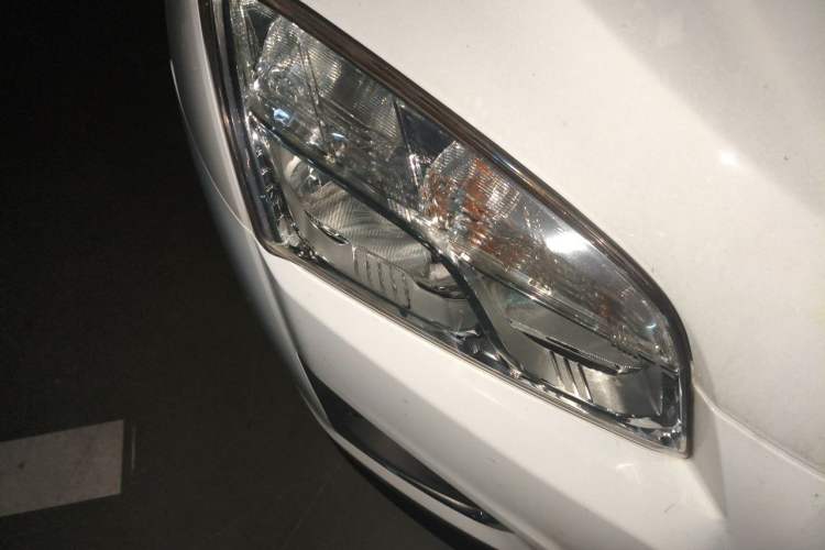 Used Chevrolet Trax 2014 1.4T Automatic Two-Wheel Drive Comfort Version Right Front Headlight