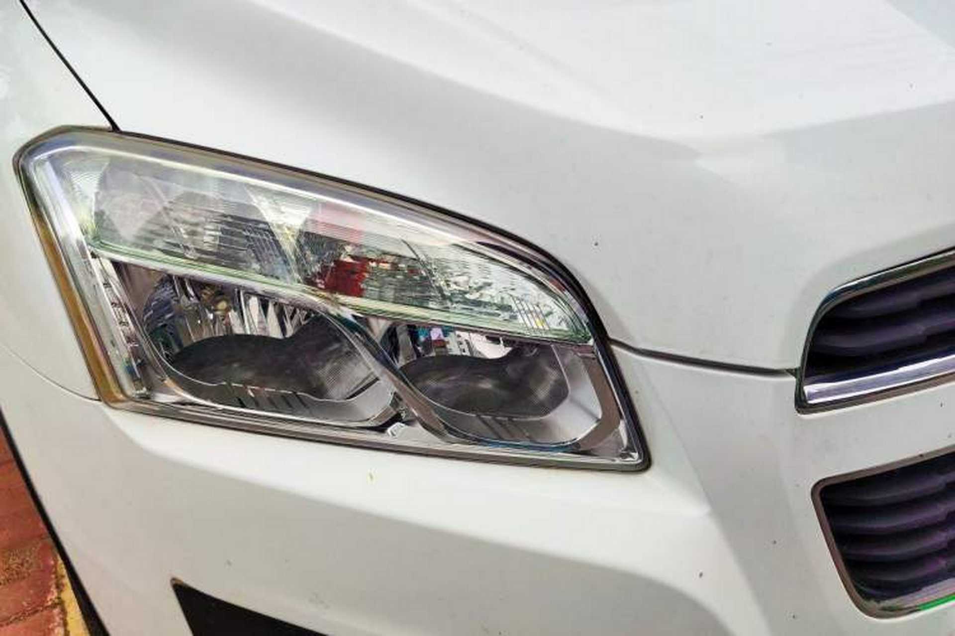 Used Chevrolet Trax 2014 1.4T Automatic Two-Wheel Drive Luxury Model Right Front Headlight