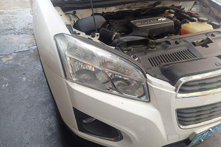 Used Chevrolet Trax 2014 1.4T Automatic Two-Wheel Drive Comfort Version Right Front Headlight