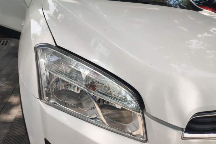 Used Chevrolet Trax 2014 1.4T Automatic All-Wheel Drive Flagship Version Right Front Headlight