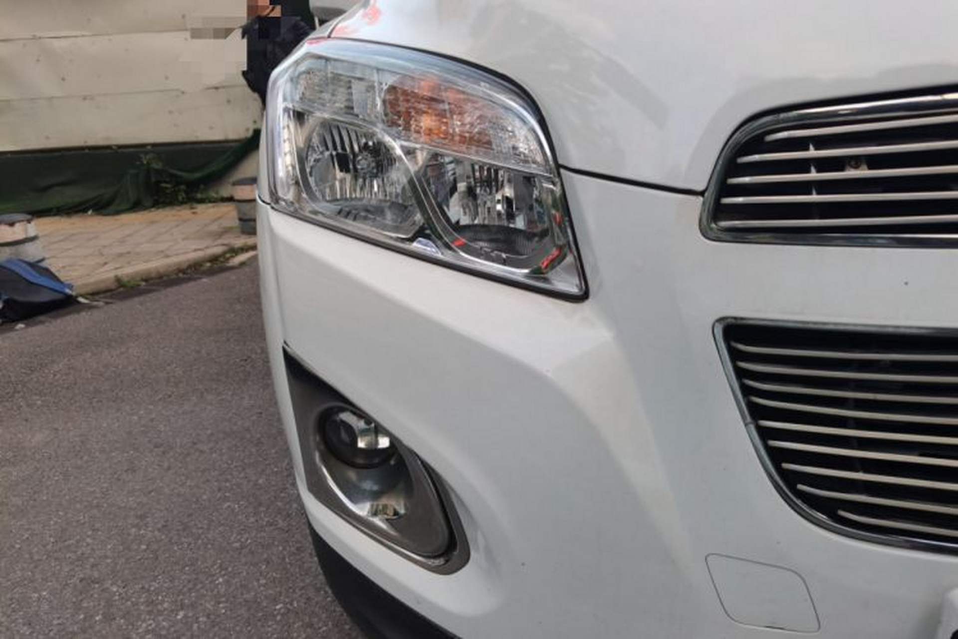 Used Chevrolet Trax 2014 1.4T Manual Two-Wheel Drive Comfort Model Right Front Headlight