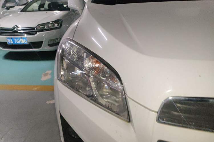 Used Chevrolet Trax 2014 1.4T Automatic All-Wheel Drive Flagship Version Right Front Headlight