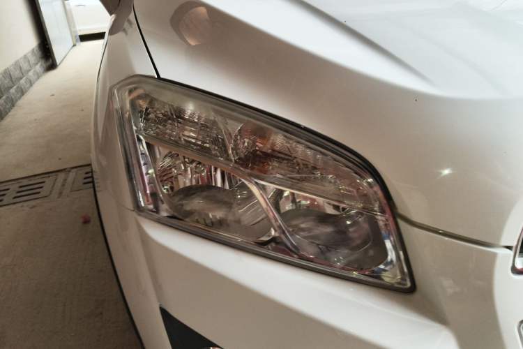 Used Chevrolet Trax 2014 1.4T Automatic Two-Wheel Drive Luxury Model Right Front Headlight