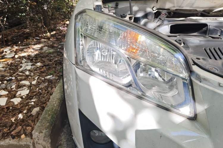 Used Chevrolet Trax 2014 1.4T Automatic Two-Wheel Drive Luxury Model Right Front Headlight