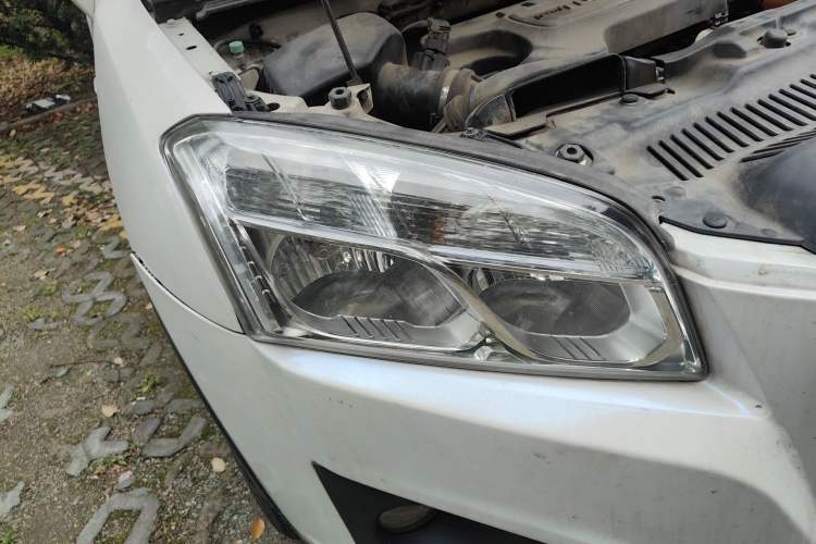 Used Chevrolet Trax 2014 1.4T Automatic Two-Wheel Drive Luxury Model Right Front Headlight