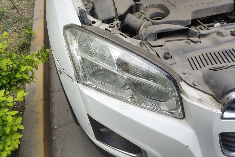 Used Chevrolet Trax 2014 1.4T Automatic Two-Wheel Drive Comfort Version Right Front Headlight