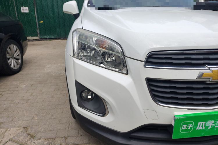 Used Chevrolet Trax 2014 1.4T Manual Two-Wheel Drive Comfort Model Right Front Headlight