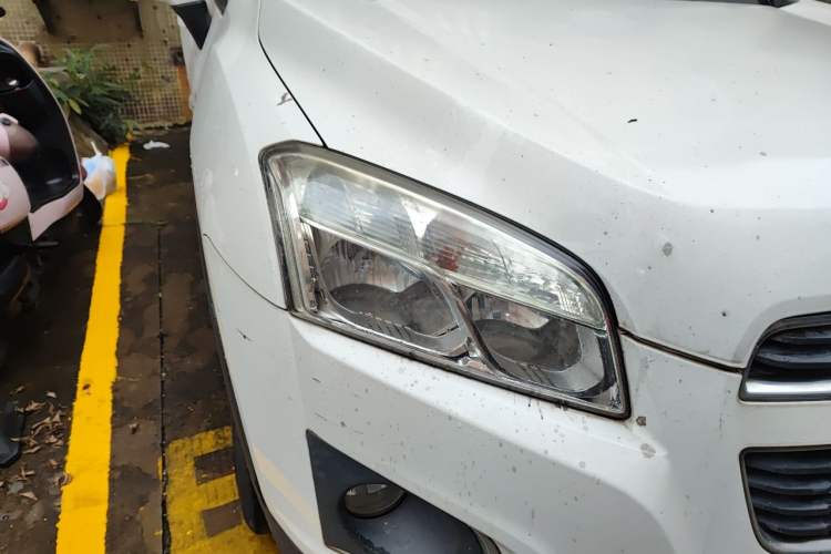 Used Chevrolet Trax 2014 1.4T Automatic Two-Wheel Drive Comfort Version Right Front Headlight