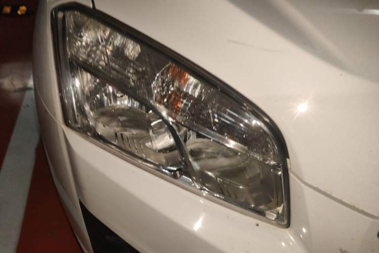 Used Chevrolet Trax 2014 1.4T Automatic Two-Wheel Drive Luxury Model Right Front Headlight