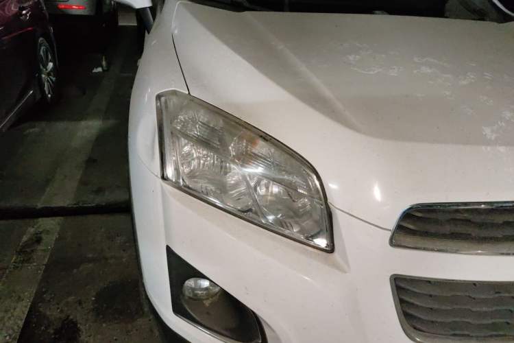 Used Chevrolet Trax 2014 1.4T Manual Two-Wheel Drive Comfort Model Right Front Headlight