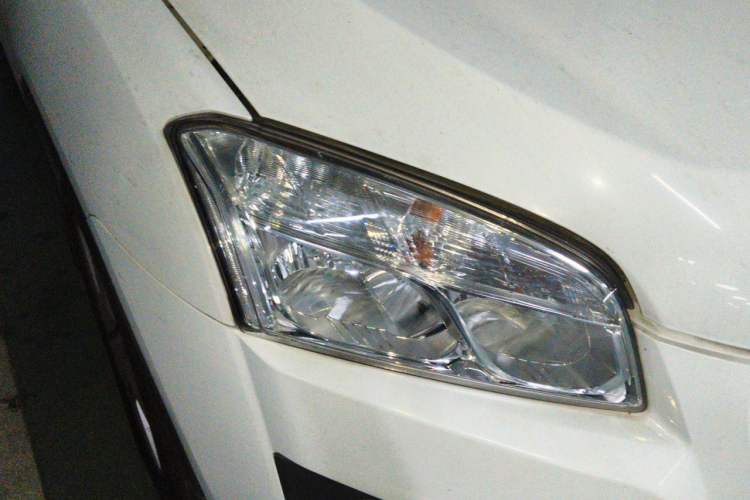 Used Chevrolet Trax 2014 1.4T Automatic Two-Wheel Drive Luxury Model Right Front Headlight