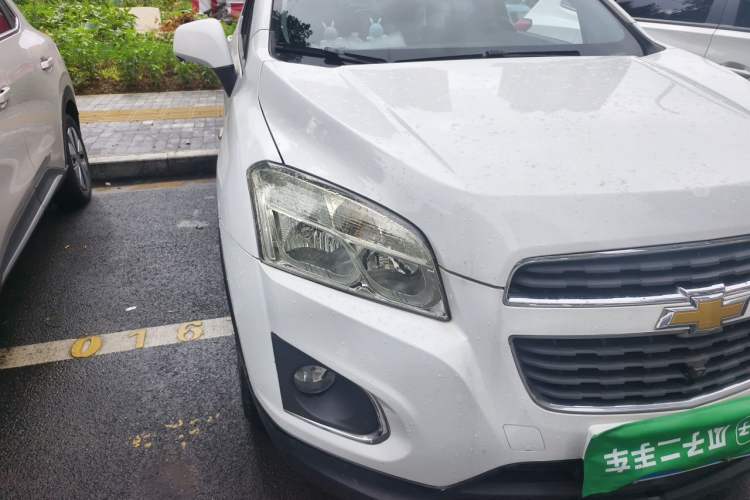 Used Chevrolet Trax 2014 1.4T Automatic Two-Wheel Drive Comfort Version Right Front Headlight