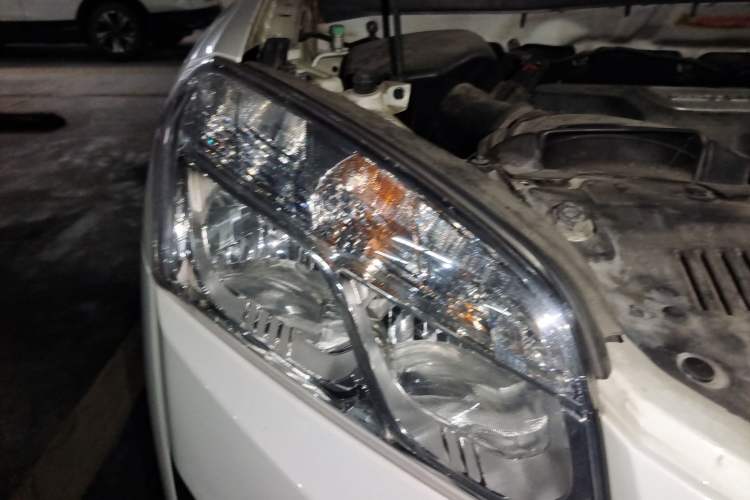 Used Chevrolet Trax 2014 1.4T Automatic Two-Wheel Drive Comfort Version Right Front Headlight