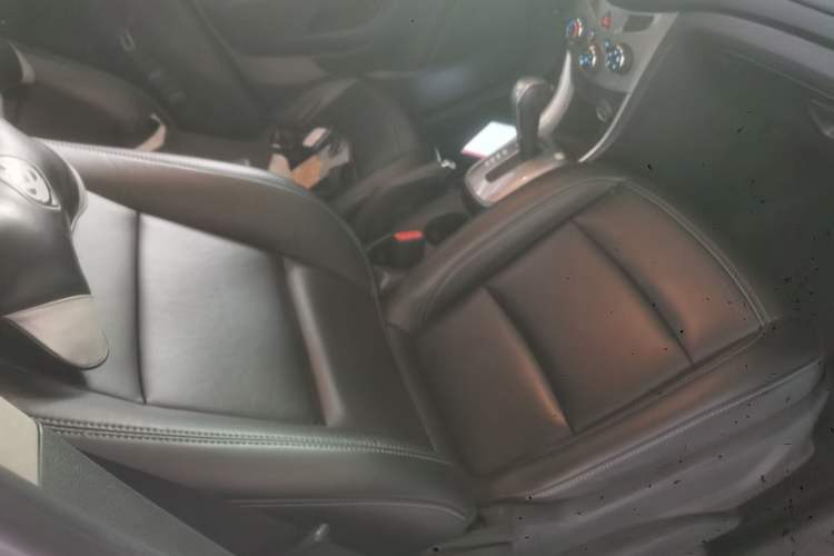Used Chevrolet Trax 2014 1.4T Automatic All-Wheel Drive Flagship Version Right Front Seat