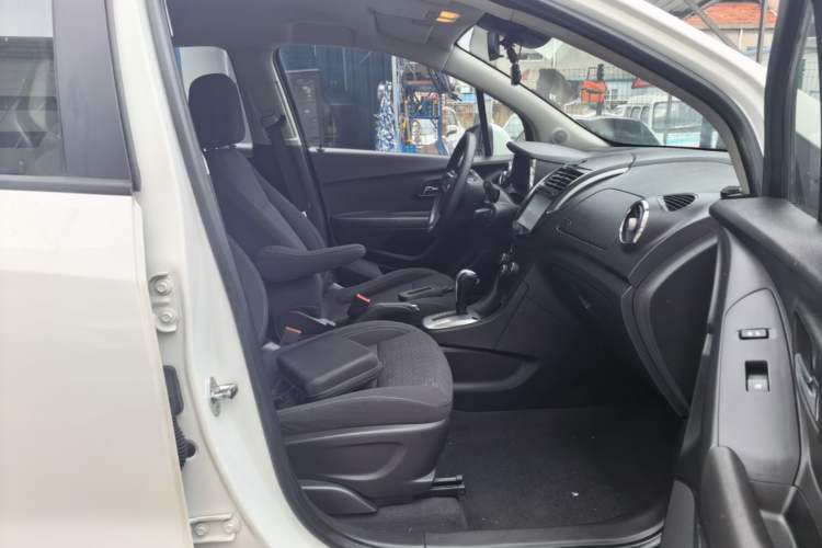 Used Chevrolet Trax 2014 1.4T Automatic Two-Wheel Drive Comfort Version Right Front Seat