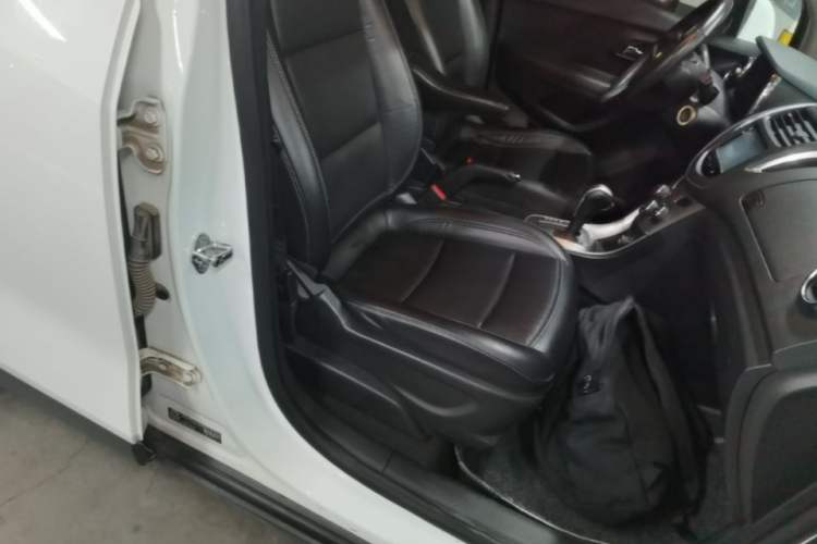 Used Chevrolet Trax 2014 1.4T Automatic All-Wheel Drive Flagship Version Right Front Seat