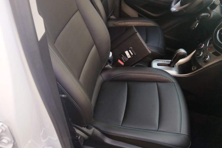 Used Chevrolet Trax 2014 1.4T Automatic All-Wheel Drive Flagship Version Right Front Seat