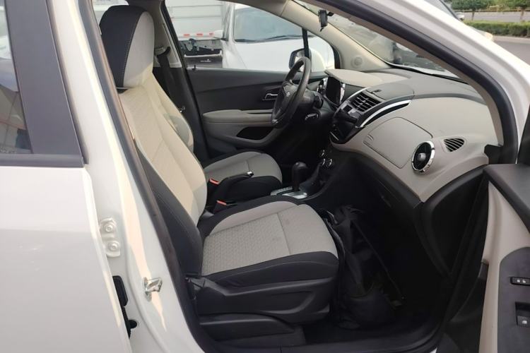 Used Chevrolet Trax 2014 1.4T Automatic Two-Wheel Drive Comfort Version Right Front Seat