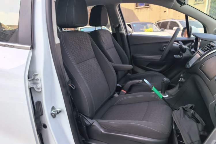 Used Chevrolet Trax 2014 1.4T Automatic Two-Wheel Drive Comfort Version Right Front Seat