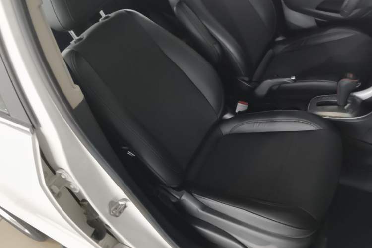 Used Chevrolet Trax 2014 1.4T Automatic Two-Wheel Drive Luxury Model Right Front Seat