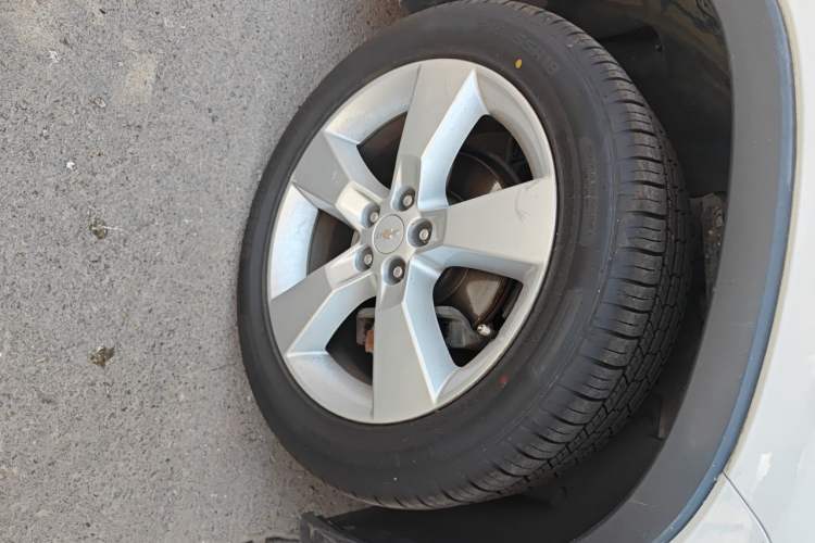 Used Chevrolet Trax 2014 1.4T Automatic Two-Wheel Drive Comfort Version Right Front Wheel Hub