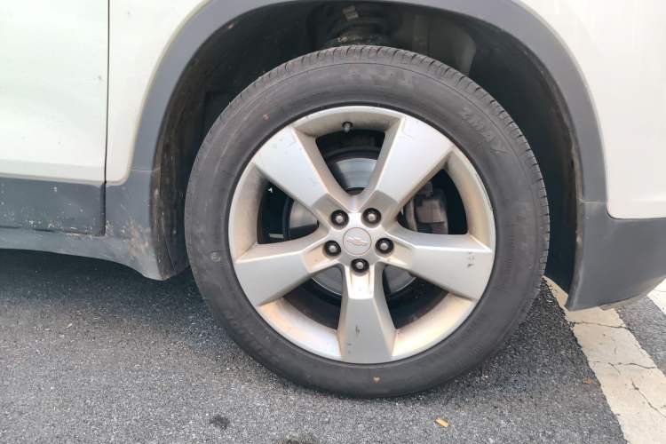 Used Chevrolet Trax 2014 1.4T Automatic Two-Wheel Drive Luxury Model Right Front Wheel Hub